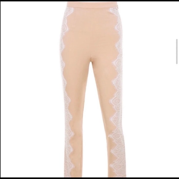 House of CB - Picture 2 of 9